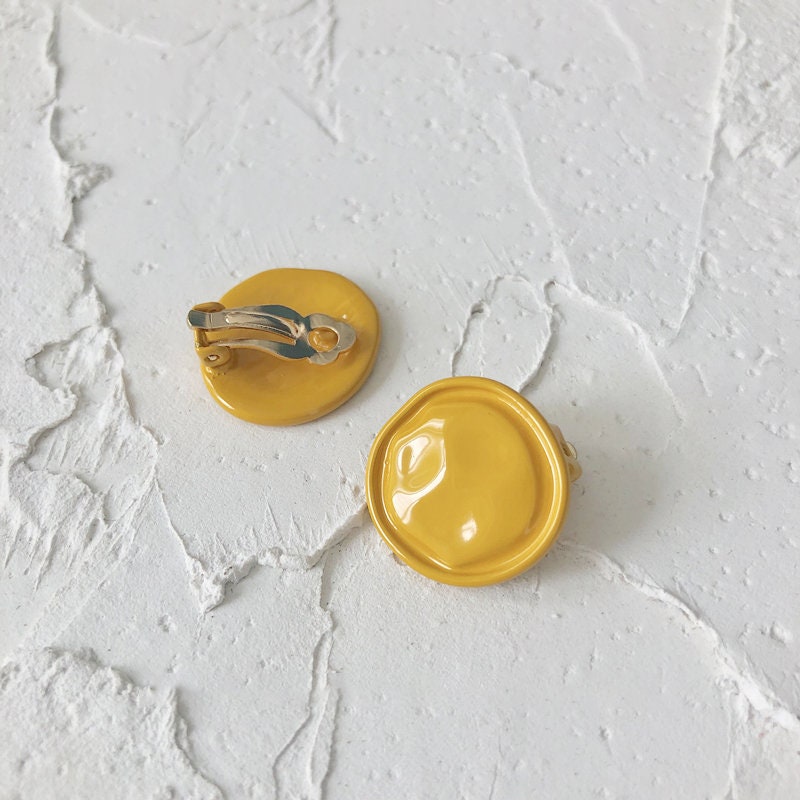 Retro Button Earrings